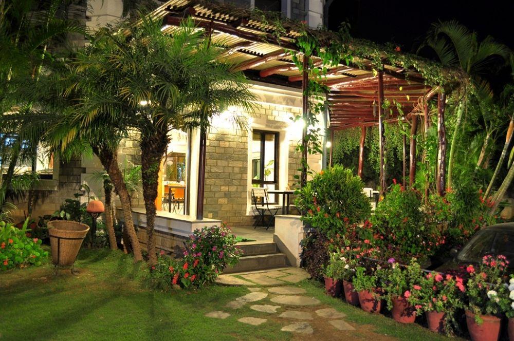 Trek-O-Tel Hotel Pokhara Exterior photo